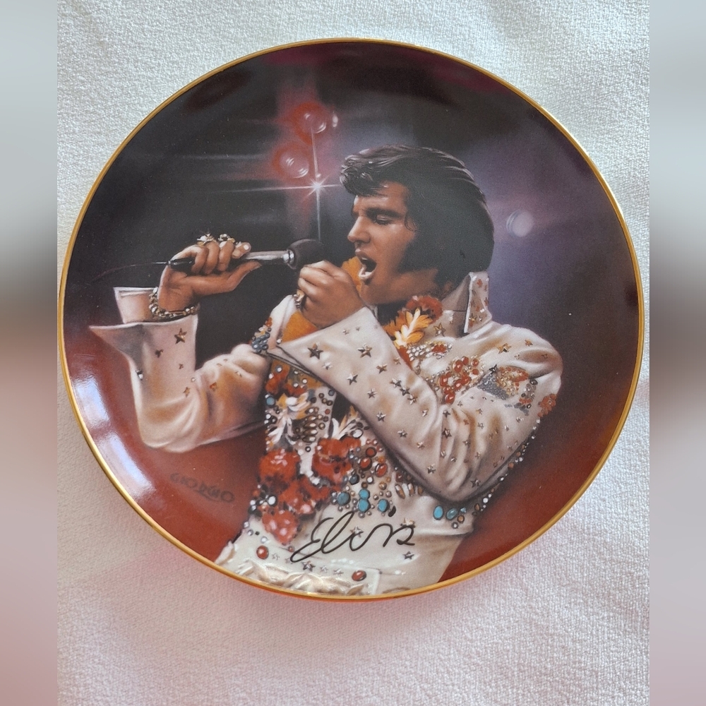 Elvis Presley Decorative Collectors Plate Remembering Elvis
